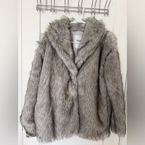 Abercrombie & Fitch Women's Faux Fur Teddy Jacket in Gray-Taupe NWT